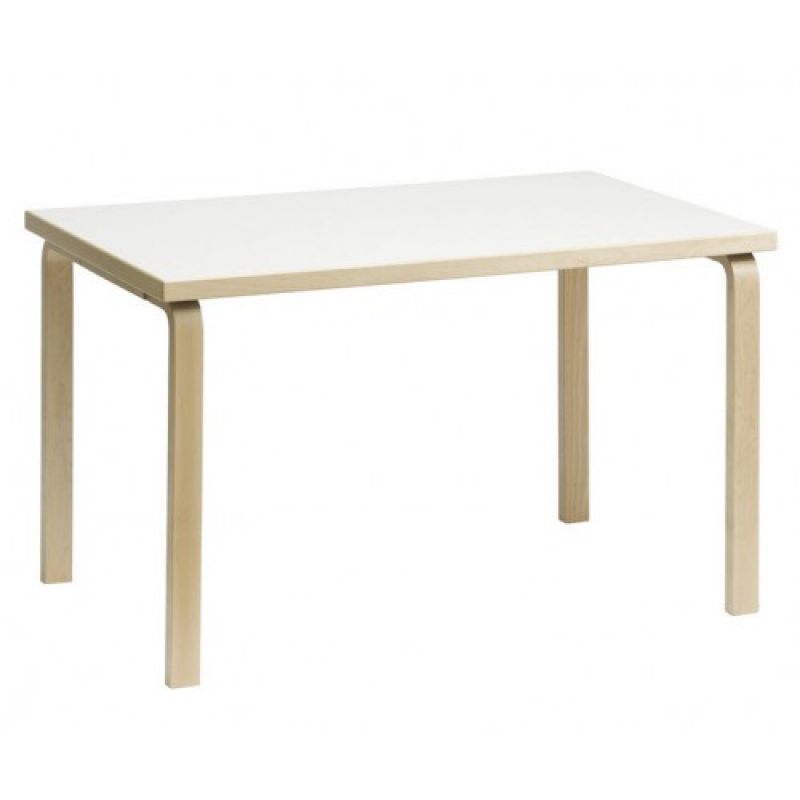Artek 82B Tisch mit weißer Tischplatte und hellen Holzbeinen, modernes Design für Wohn- und Esszimmer.